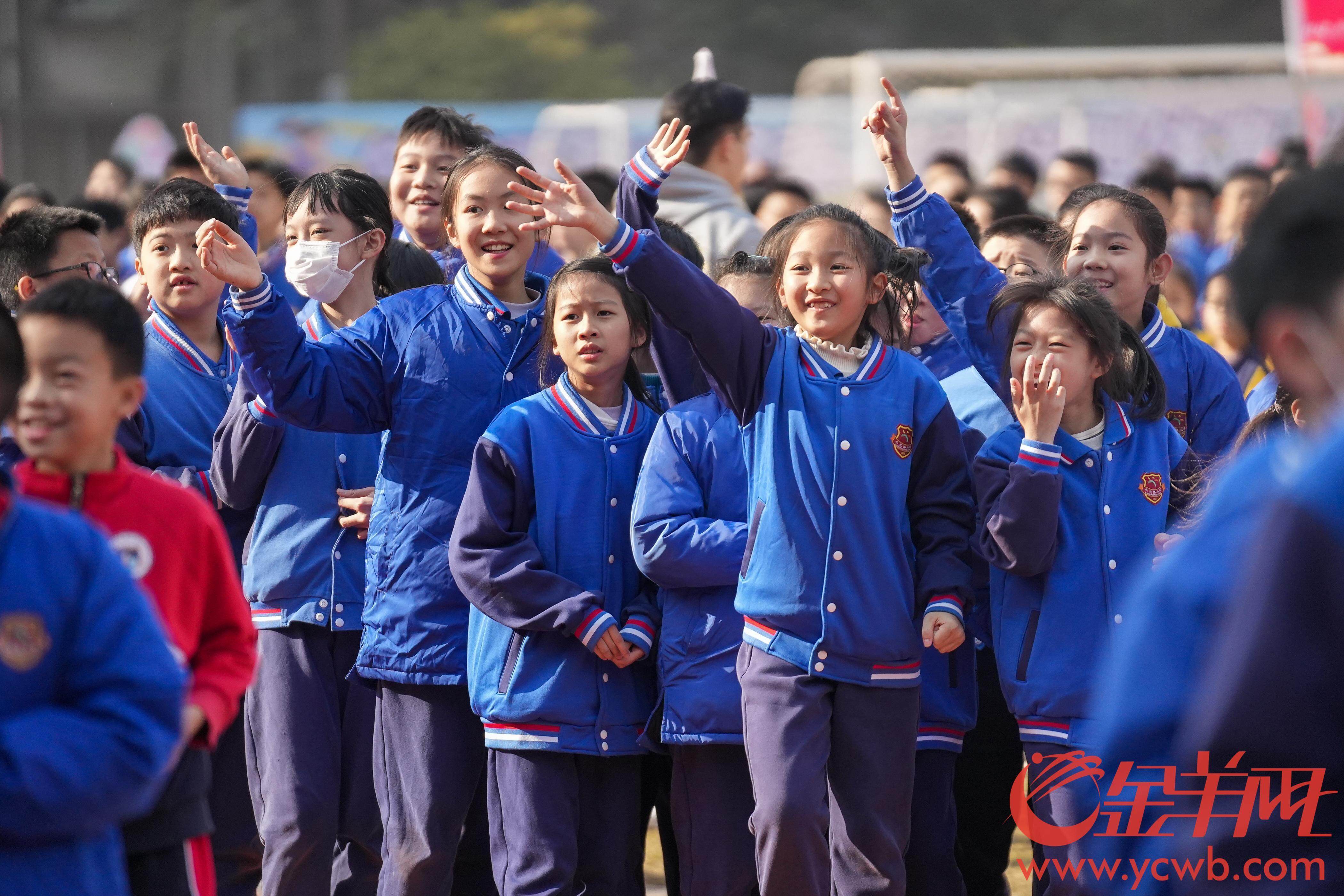 视频｜与“亚洲飞人”共传火炬小北路小学趣味体育节点燃“十五运”激情(图7)