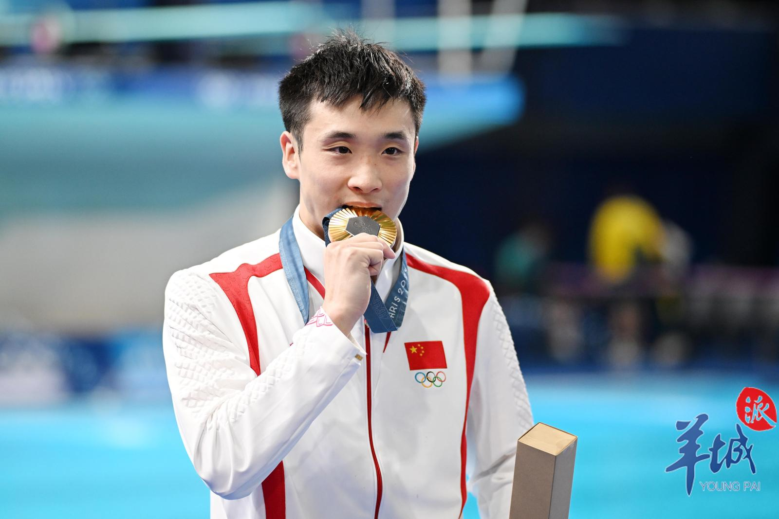 第三次获奖！曹缘当选2024年度最佳男子跳水运动员(图1)