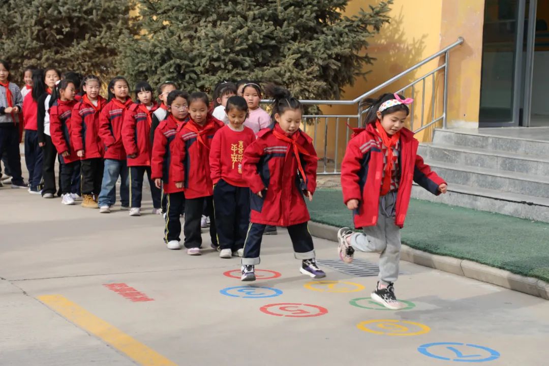陕西榆林市第十四小学：魅力课间展活力 阳光体育促成长(图3)