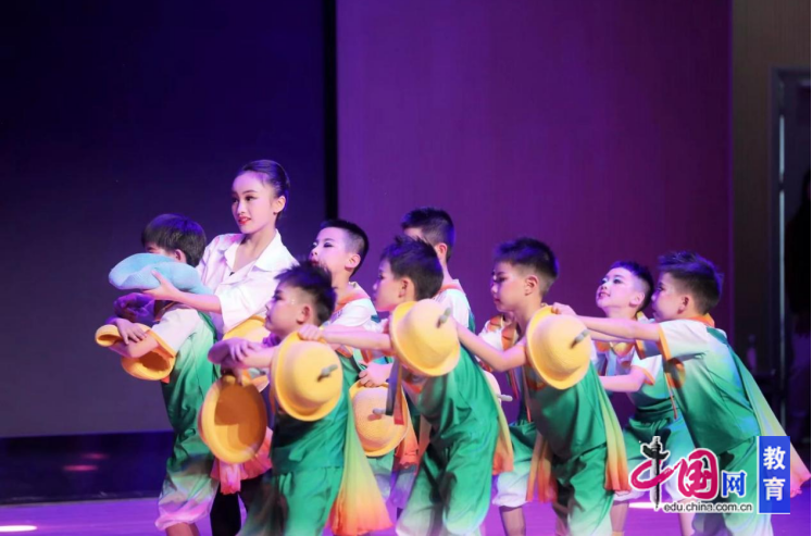 成都金沙小学艺体课程：以体育人铸筋骨以美润心绽芳华(图2)