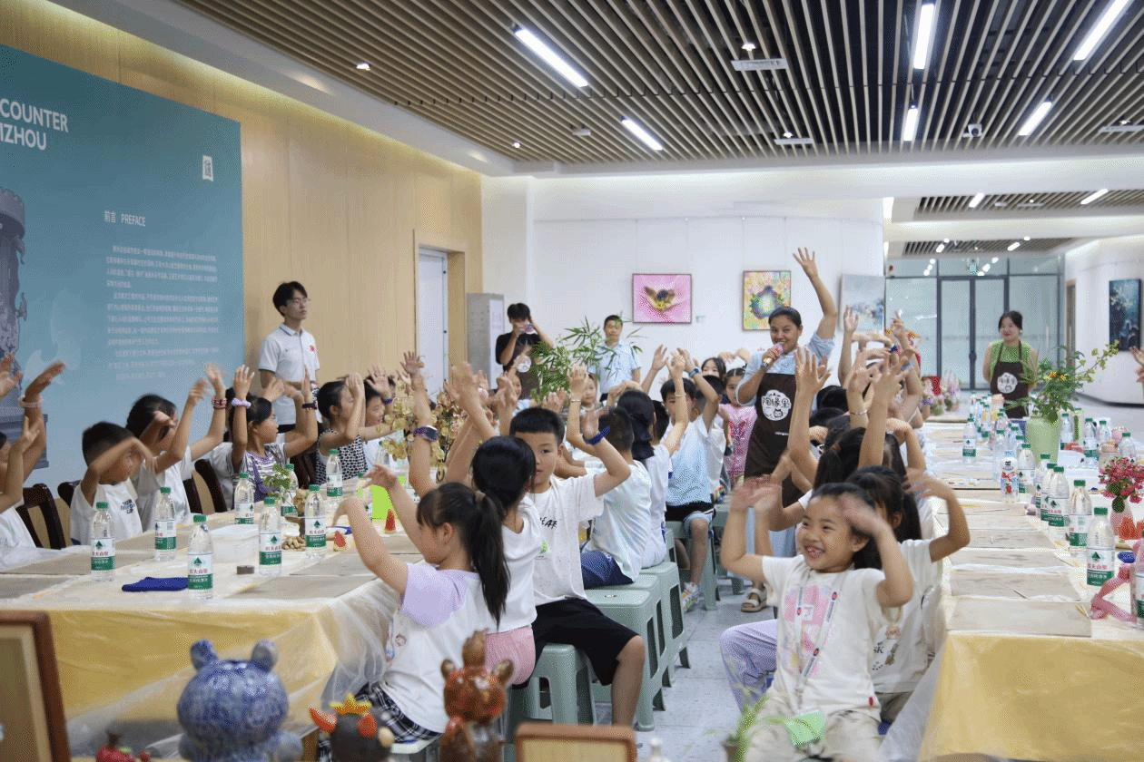 “筑梦体育人”实践队携小泰阳托管班 开展美育研学(图2)