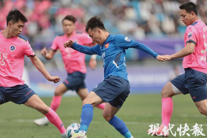 九游官网入口：“刘邦项羽”在线Battle江苏“苏超联赛”玩梗火爆出圈(图3)