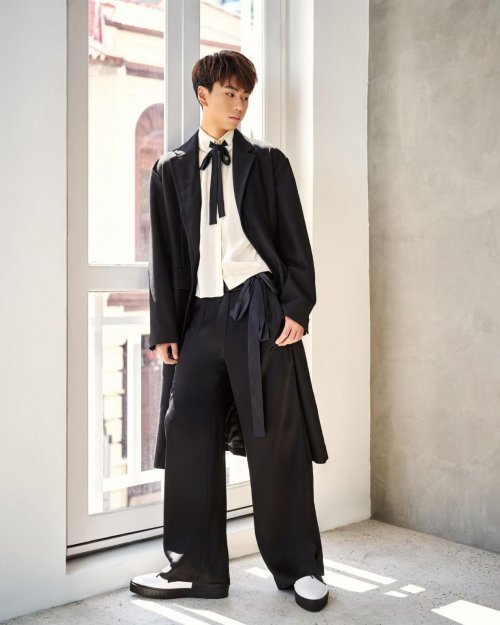 EC一平荣登《联合早报》新加坡艺人顶流前列以坚韧书写成长答卷(图4)