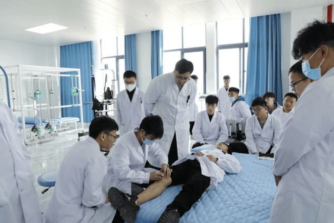 九游体育：高招放大镜 郑州医药健康职业学院体育艺术学院专业详解(图2)