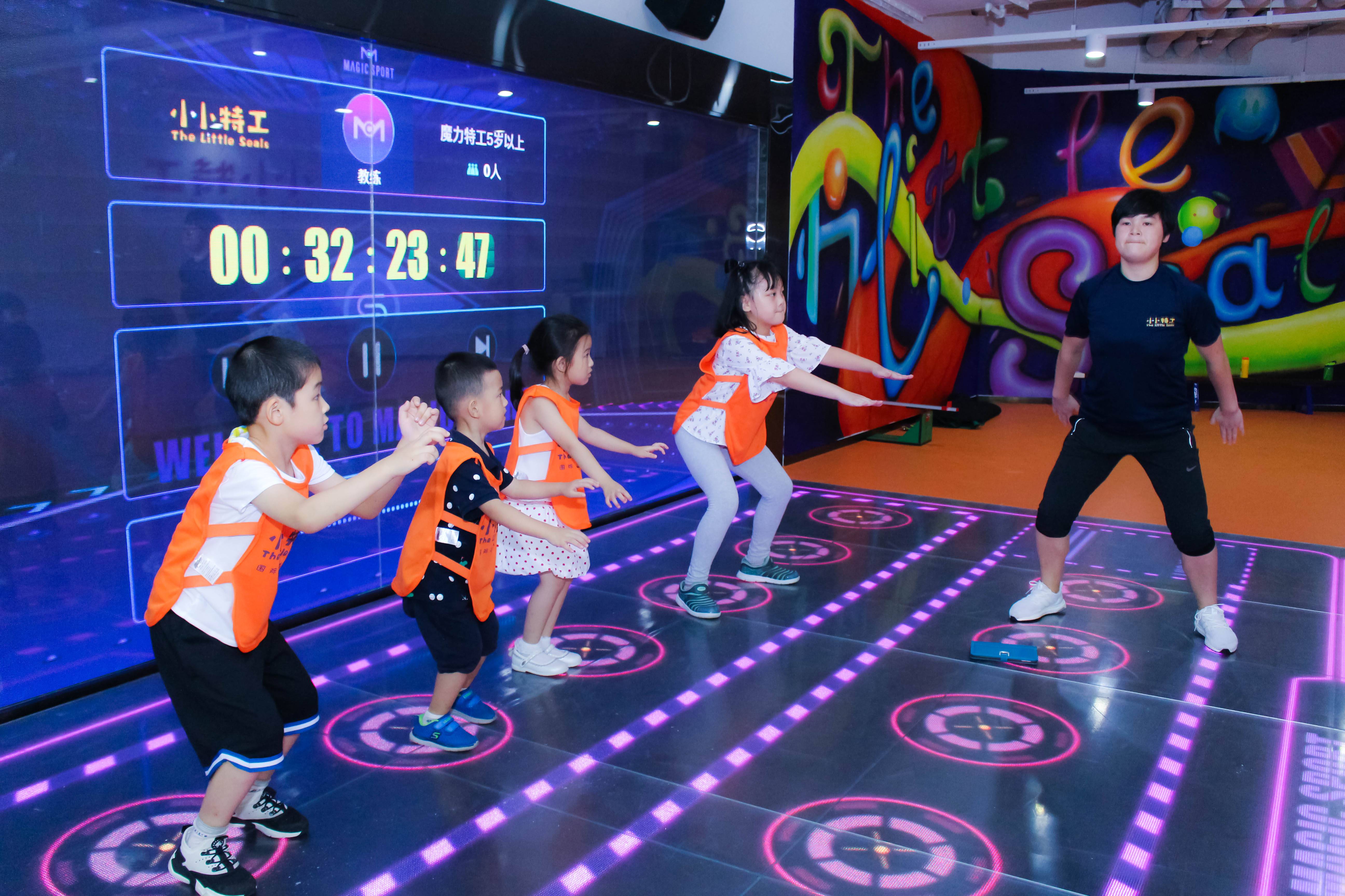 体能训练+趣味互动望谟县民族小学特色大课间活力四射(图1)