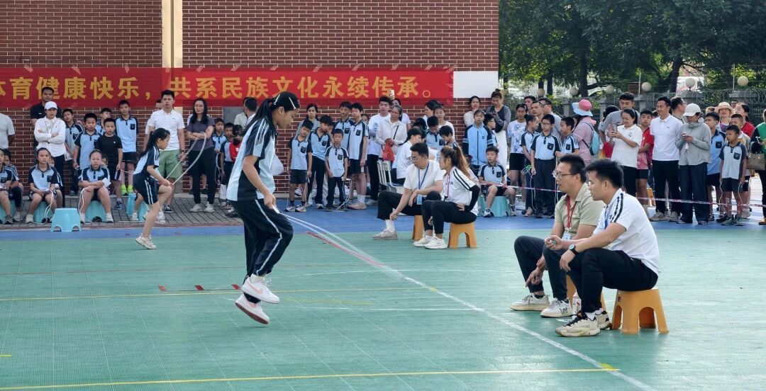 缤纷校园“奔跑吧・少年”2026年南宁市江南区第七届中小学生少数民族传统体育比赛圆满落幕(图1)