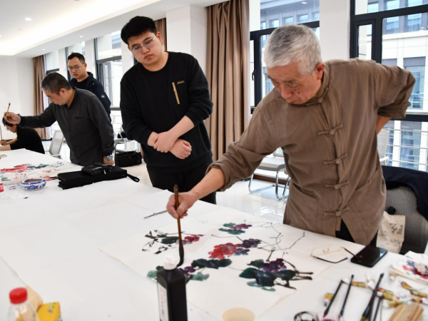 九游体育：“马洲艺才卡”赋能江苏靖江文艺事业蓬勃发展(图3)